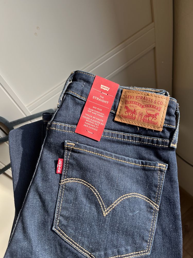 Spodnie levis 714 straight