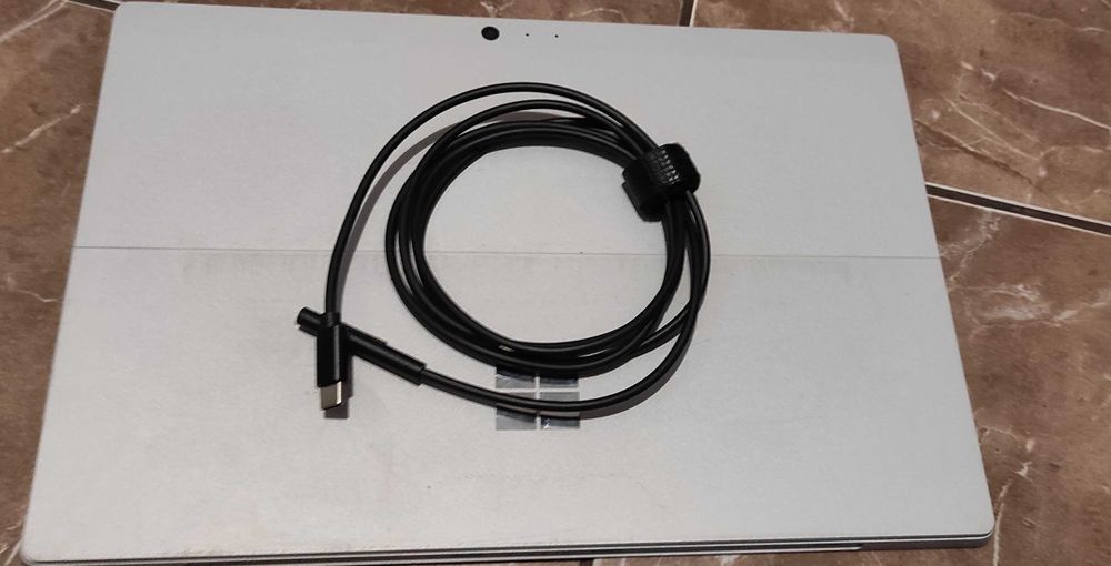 Microsoft Surface Pro 5 LTE (1807), i5 / 8GB / 256GB