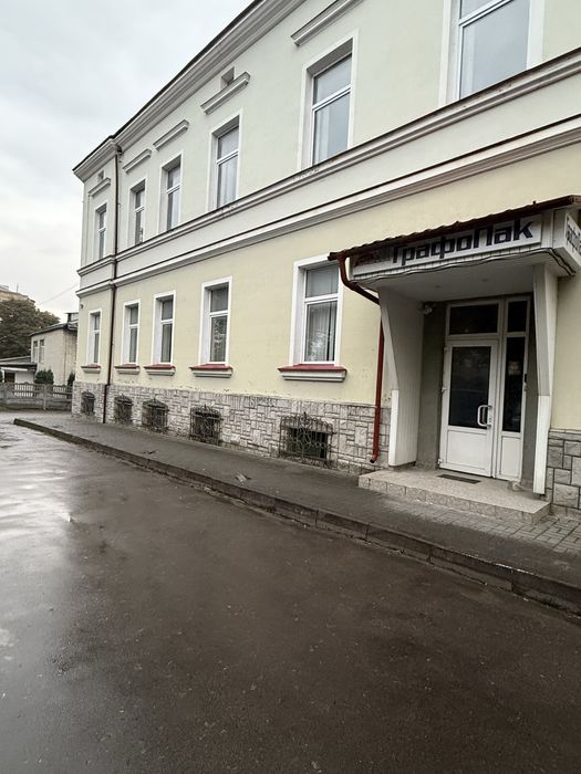 Здається в оренду частина приміщення