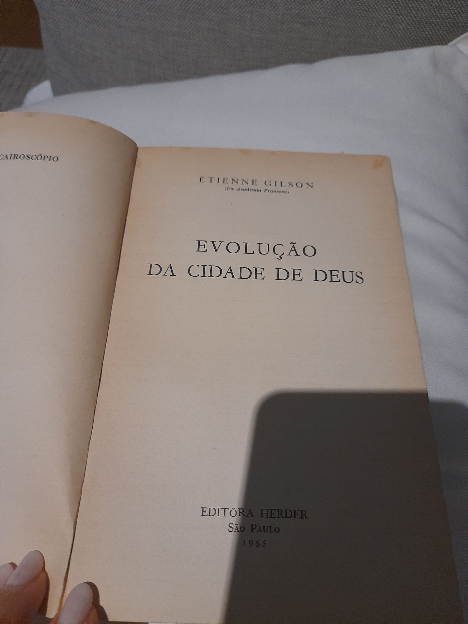 A Evolução da Cidade de Deus de Étienne Gilson