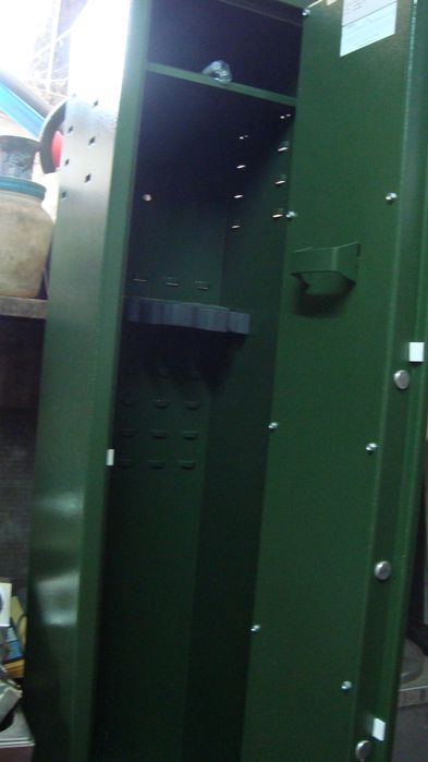 Cofre  ou  armario  de  caça