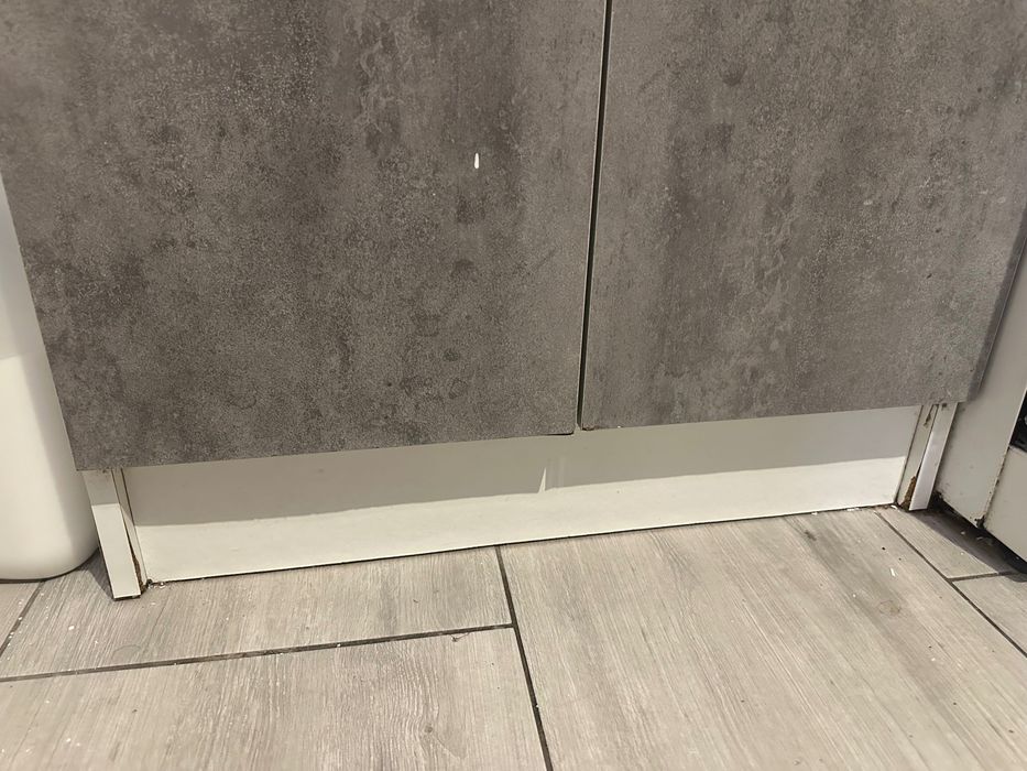 Meble kuchenne z blatem i zlewem franke