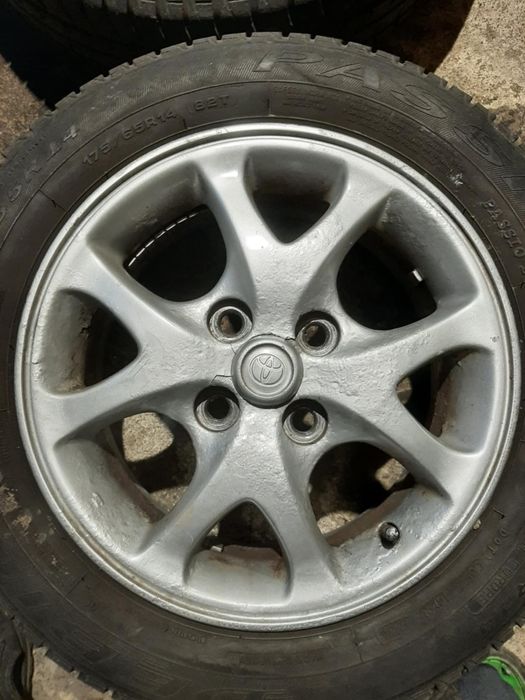 Koła aluminiowe toyota yaris 14"