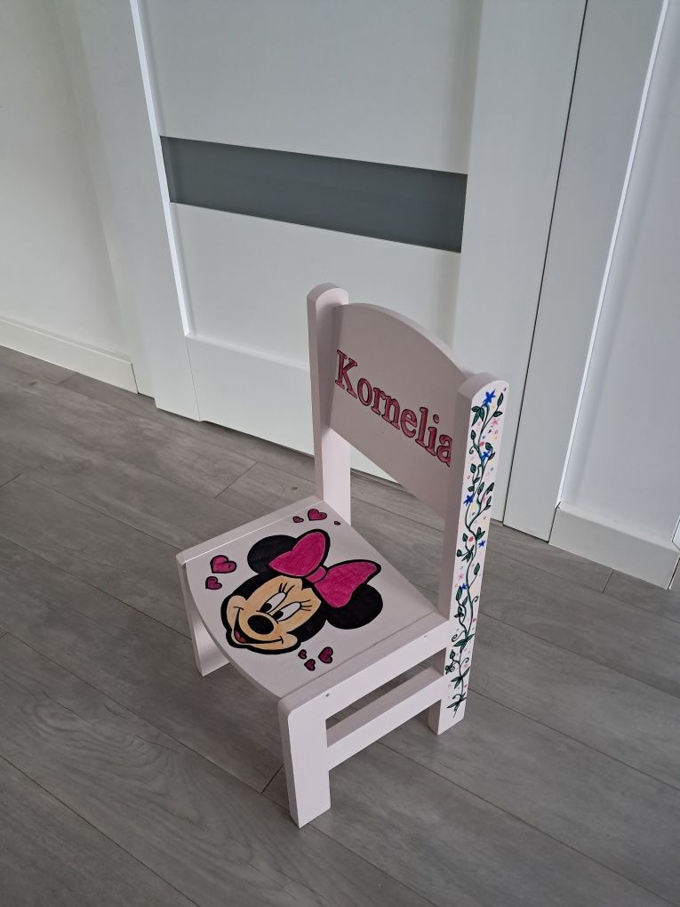 Stolik i krzesełko z grawerem