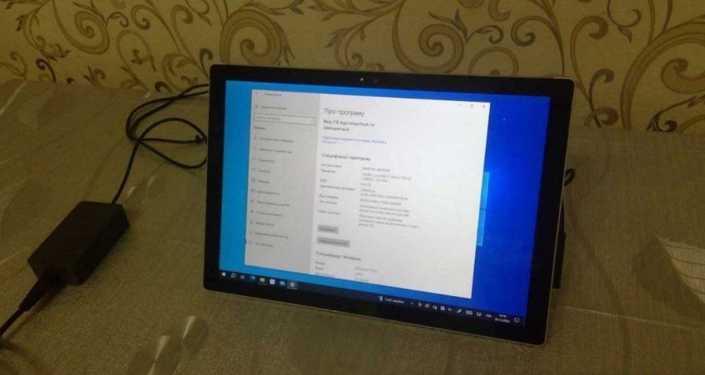 Microsoft Surface Pro 5 - i5 / 8/256 GB batary  8 hour