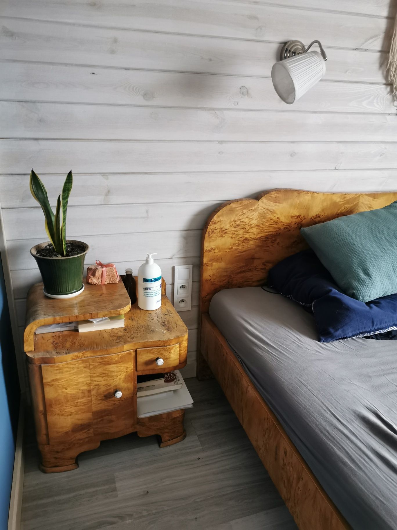 Odnowiona sypialnia komplet mebli vintage drewno czeczotka PRL