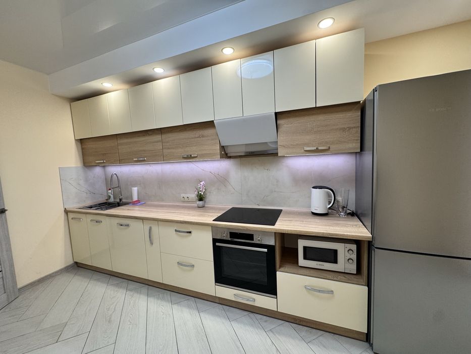 Здам подобово 1 кімнатну квартиру в центр ЖК Резиденція