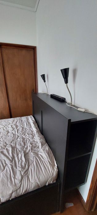 Cama Brimnes IKEA Preta 1,40 por 2m, com 4 gavetões