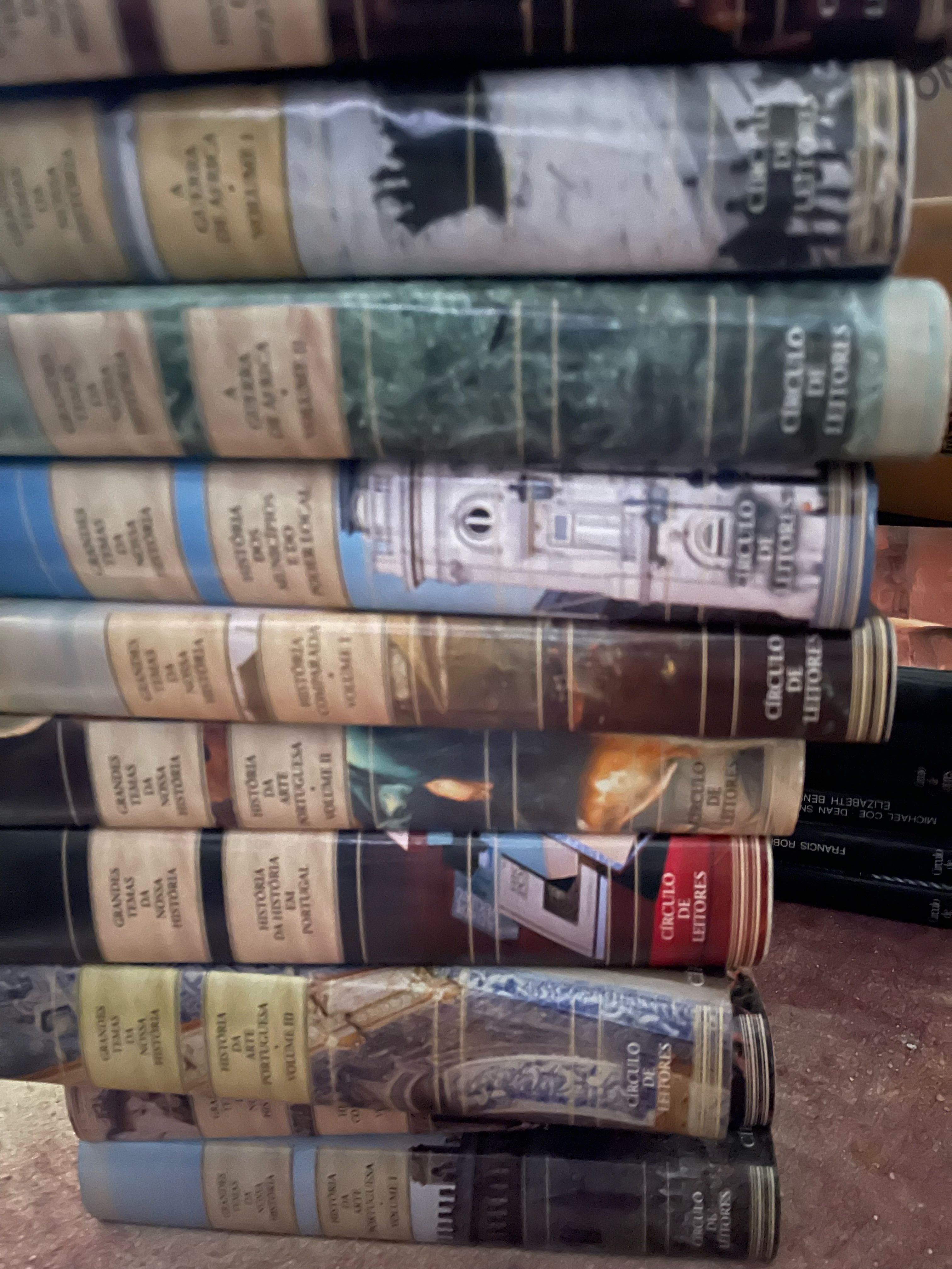 Atlas e Enciclopédias didáticas