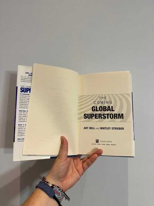 Książka angielskojęzyczna The coming global superstorm