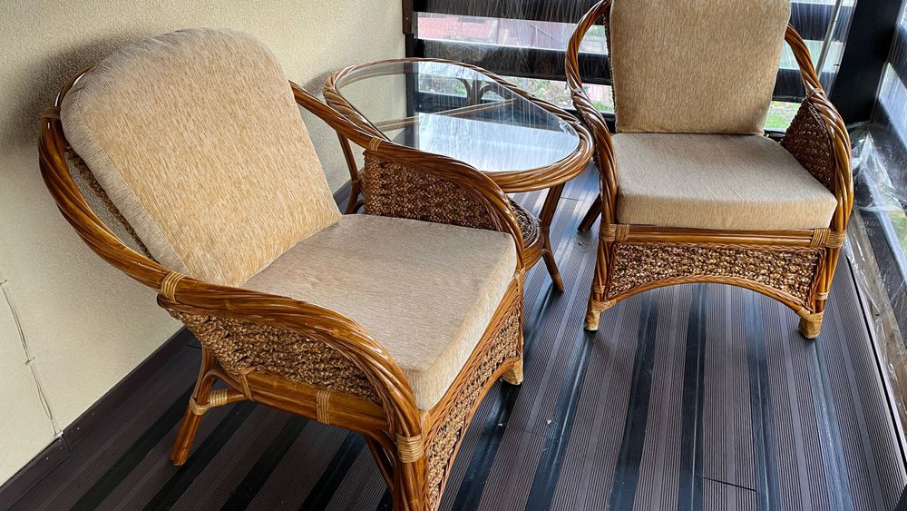 Meble ogrodowe z ratanu wygodny zestaw