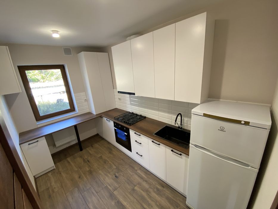 Будинок з двома спальнями в який можна заїхати одразу