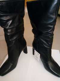 Botas NOVAS de senhora N° 37,