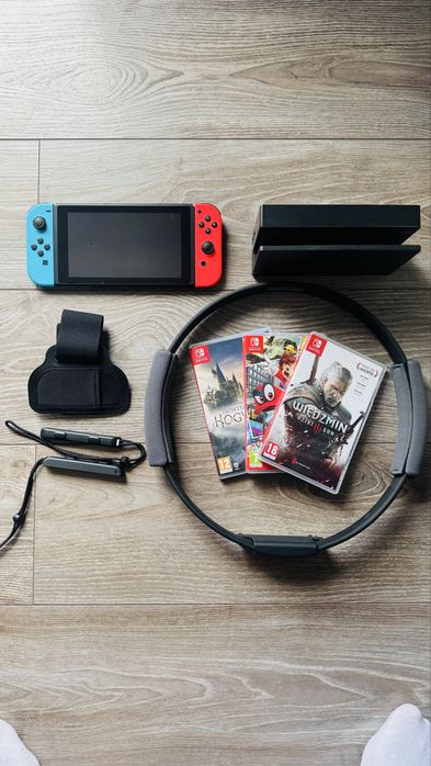 Nintendo Switch+3 gry(kartridże) +ring fit(bez gry)+pełne okablowanie