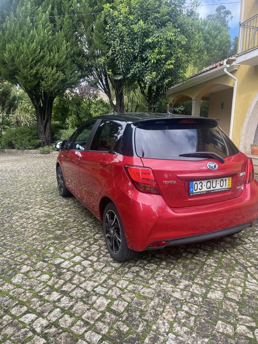 Toyota yaris Hibrido Square Collection Caixa Automatica