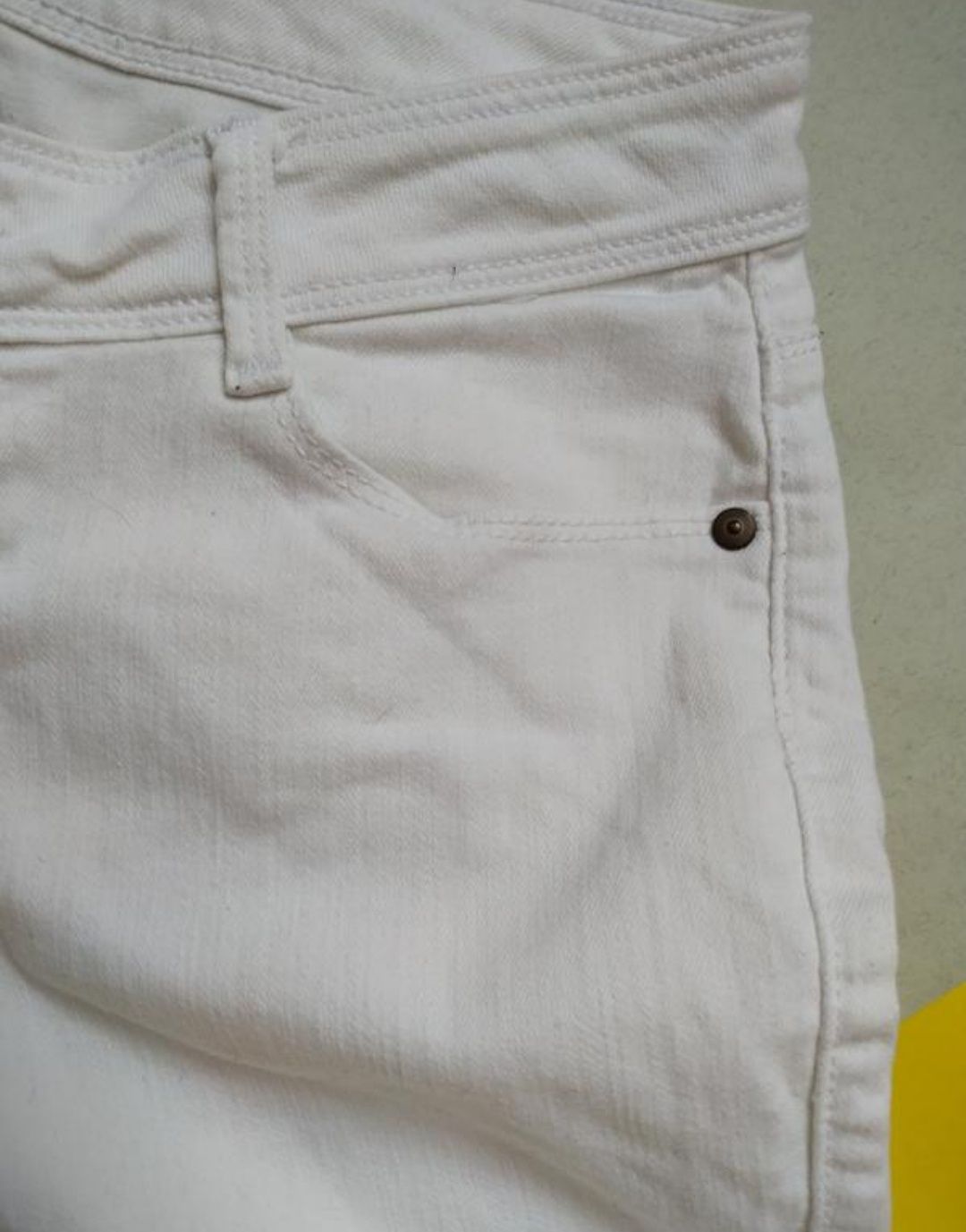 Білі джинси скіні в ідеальному стані