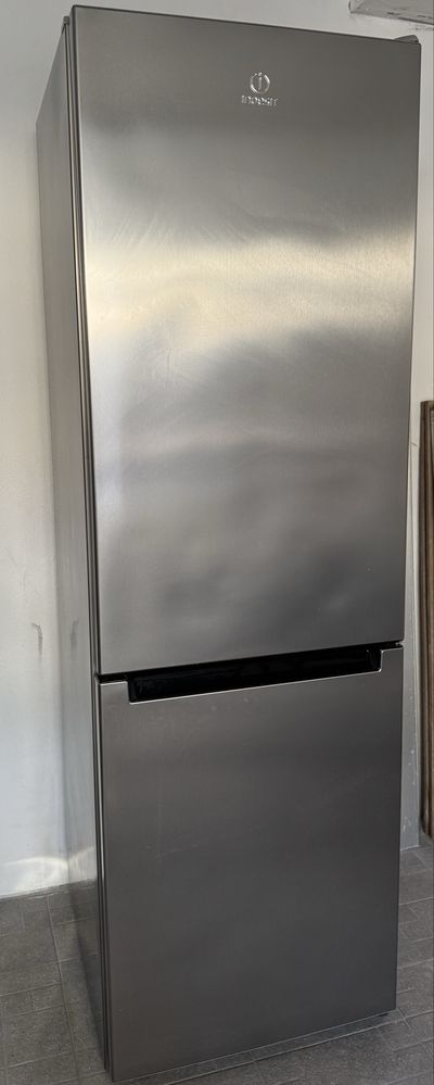 Frigorifico combinado indesit cinza