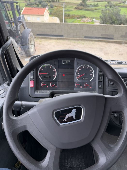 Man com grua hiab 322  de 22.5m e bascúla