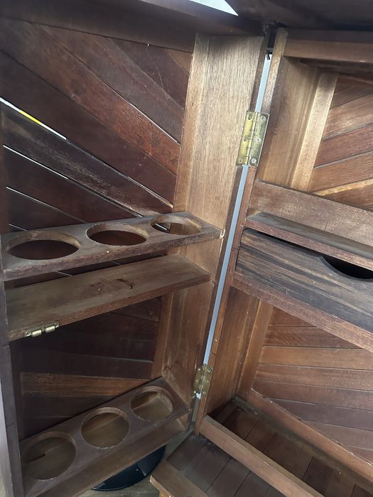 Barek z drzewa egzotycznego