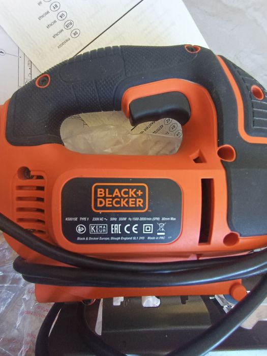 Електролобзик Black Decker