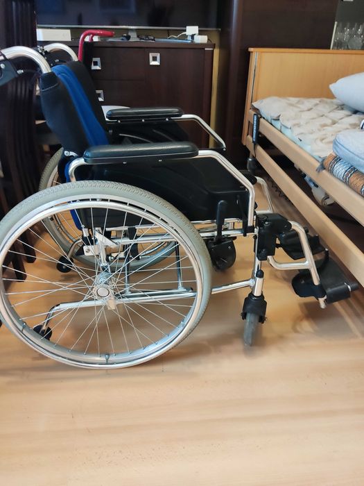 Łóżko ortopedyczne wózek inwalidzki aluminiowy składany,toaletkę