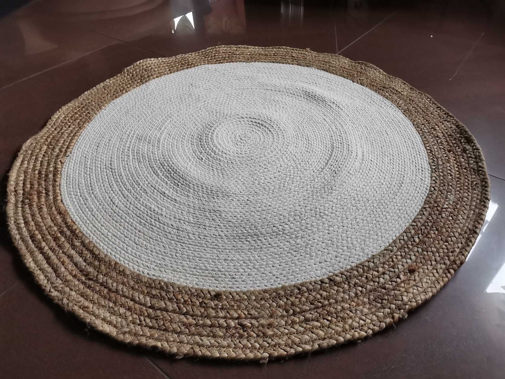 Nowy okrągły dywan jutowy z kremowym bawełnianym środkiem-śred. 90 cm