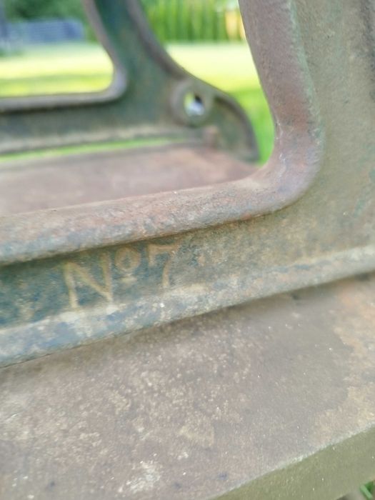 stara zabytkowa zeliwna podstawa do maszyny drukarskiej LMW