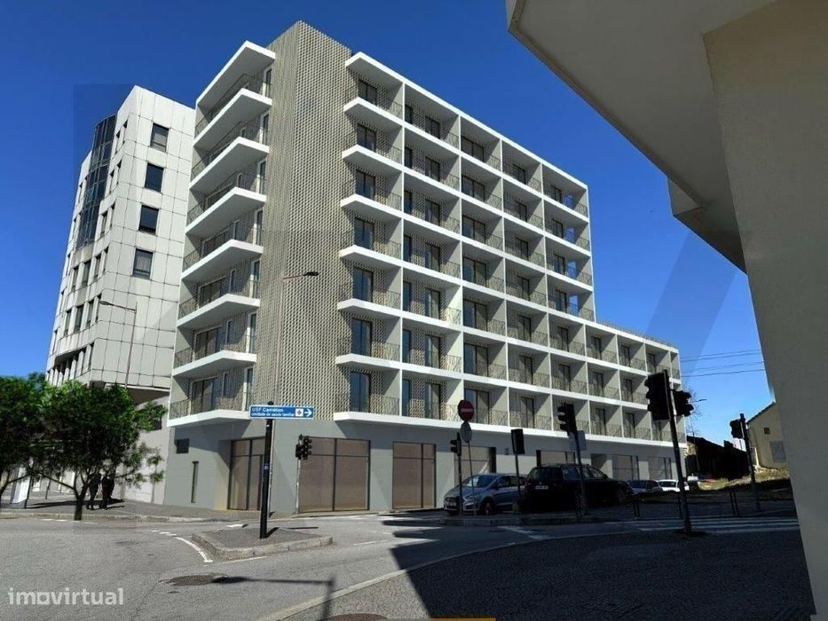 Loja Nova em Gaia | Localização Premium | Gaveto Rua Pádua Correia / R