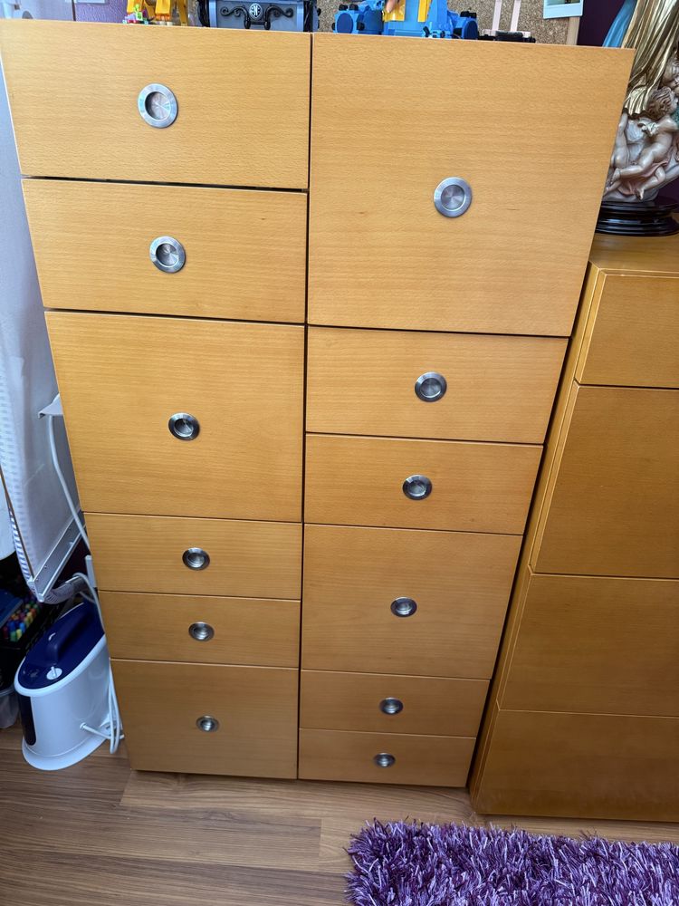 Cómoda com várias gavetas