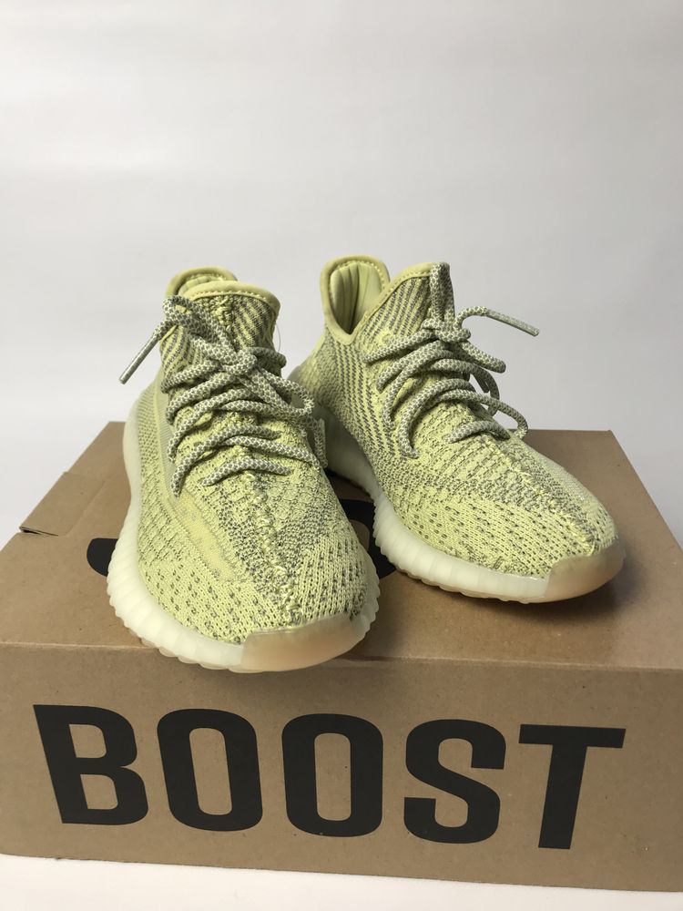 Жіночі кросівки Adidas yeezy boost 350 адідас ізі буси