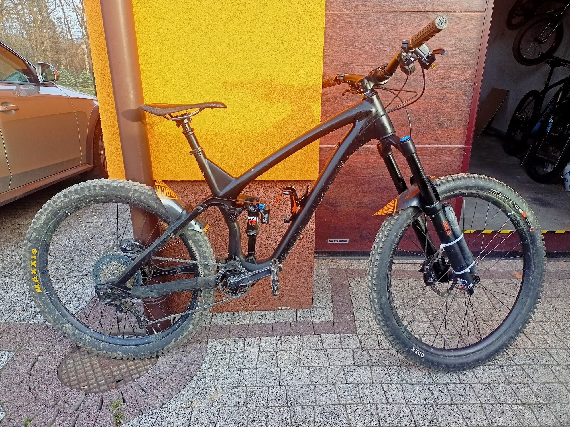 Ns snabb carbon L po serwisie saint fox raceface