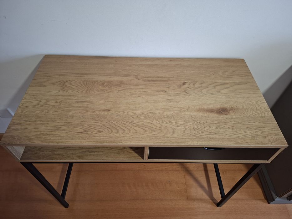 Sectetaria tampo em madeira