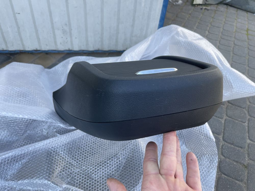 V klasa vito w447 schowek z roleta konsola Półka cup holder