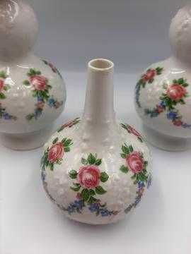 Piękne porcelanowe wazony i świecznik sygnowane w kwiaty .
