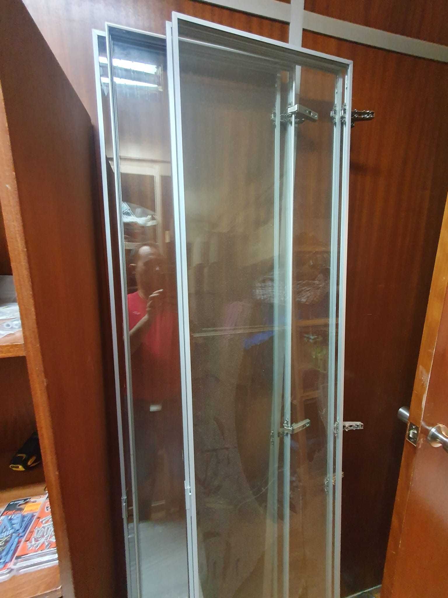 Vendo 4 Portas Vidro Transparente BILLY (Usado)