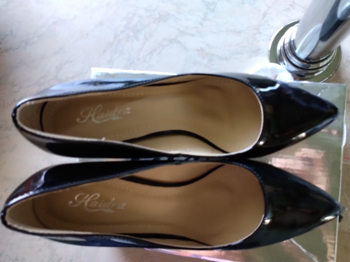 Czółenka szpilki buty damskie lakierowane czarne na obcasie 38