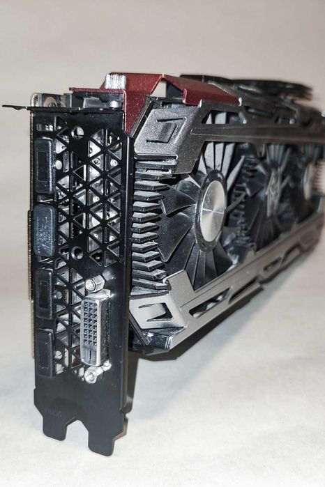 Відеокарта INNO3D GeForce GTX 1070 iChill HerculeZ X4 8GB GDDR5