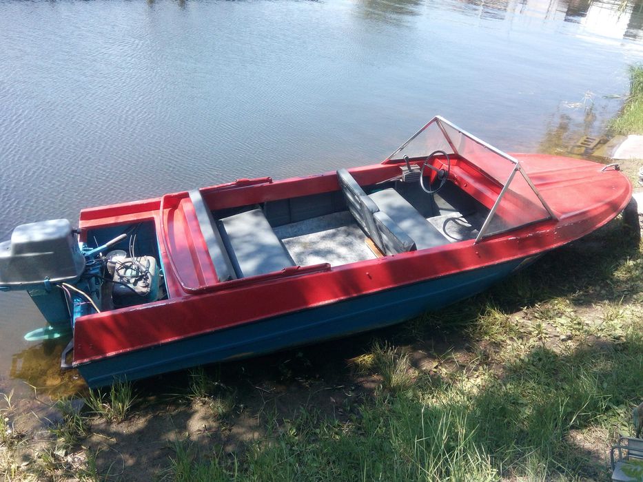 Човен  *Крим*, двигун "Вихор"