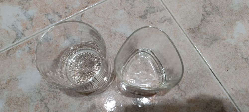 2 Copos de whisky: Highland Gland e Grants