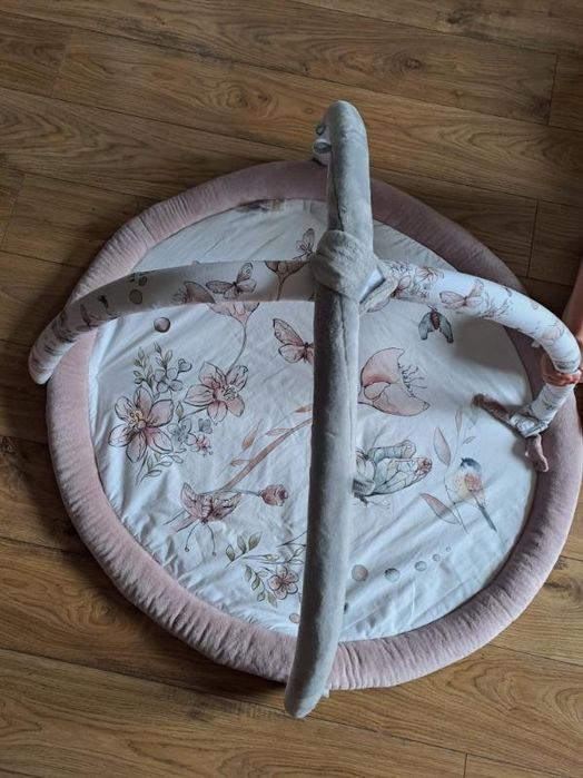 Przepiękna mata Baby steps dziewczynka