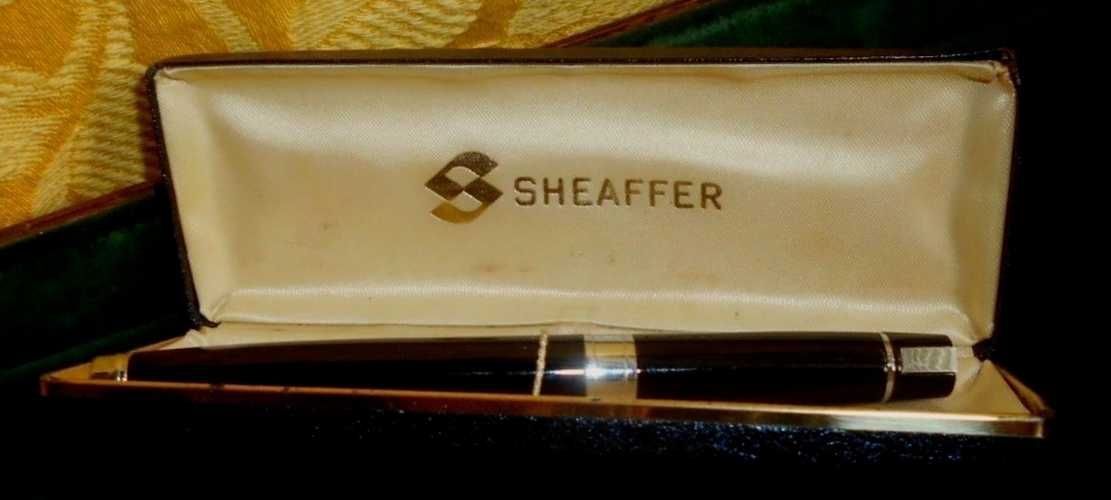 Caneta-tinteiro Sheaffer 300 Acabamento cromado preto brilhante
