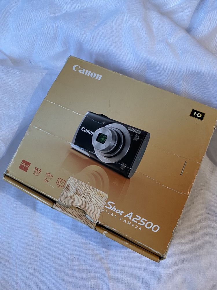 Цифровий фотоапарат Canon powerShot A2500