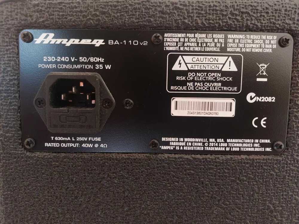 Gitara basowa Yamaha + wzmacniacz + uchwyty do montazu na sciane