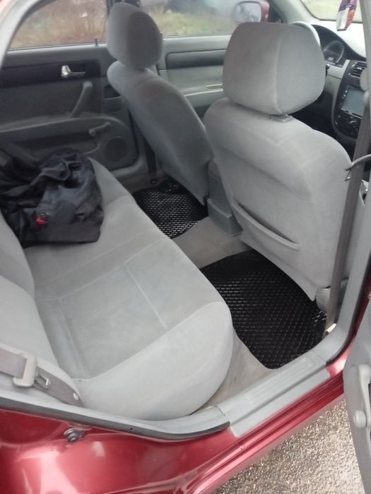 Продам Шевроле Лачеті в нормальному стані.