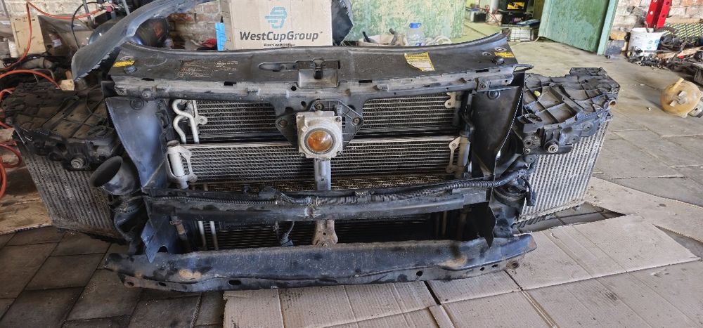 Передня панель телевізор vw  туарег 3.0 ресталінг 06-10р