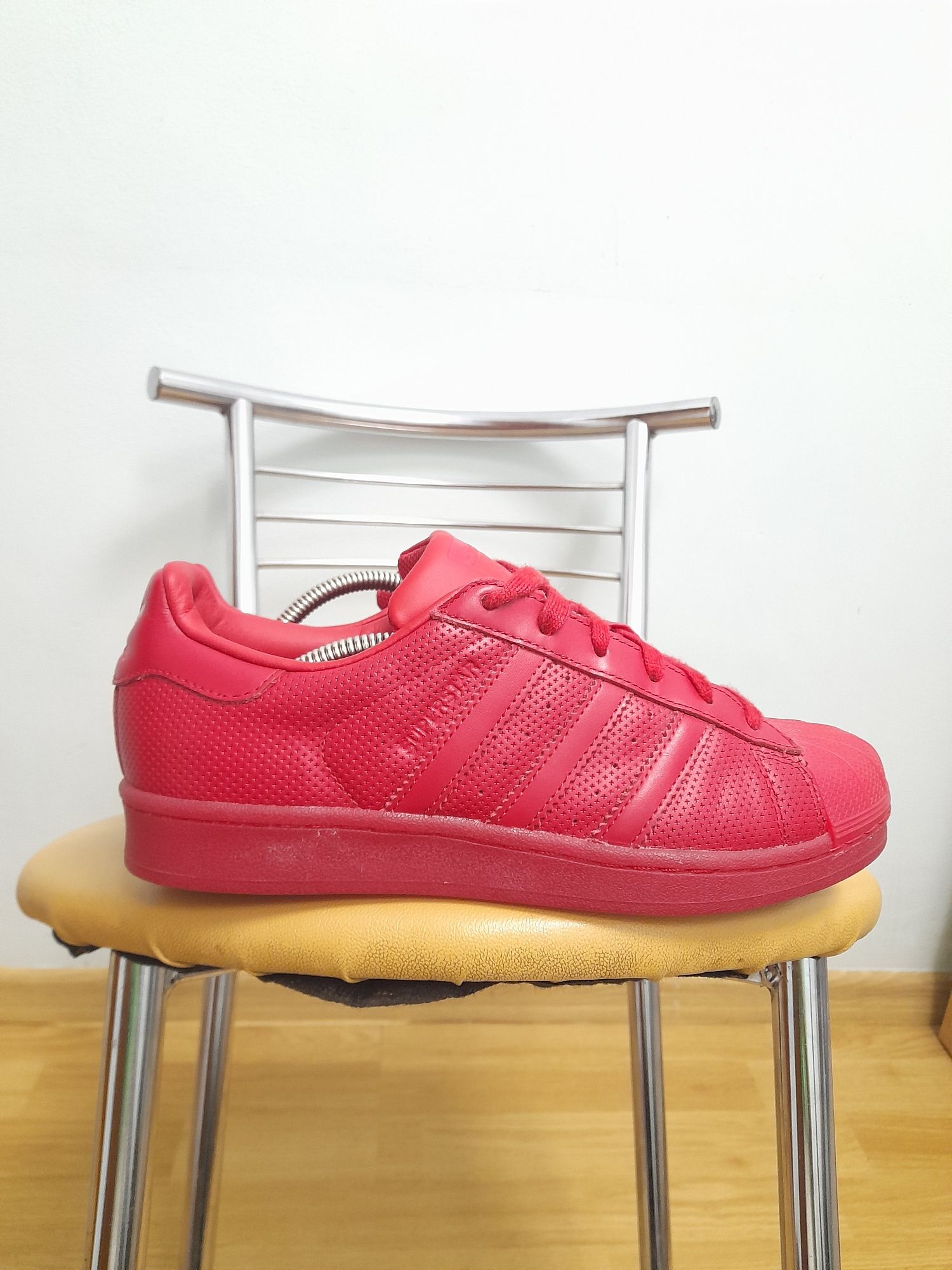 Кроссовки Adidas x Pharrell Superstar Supercolor "red" розмір 39 довж