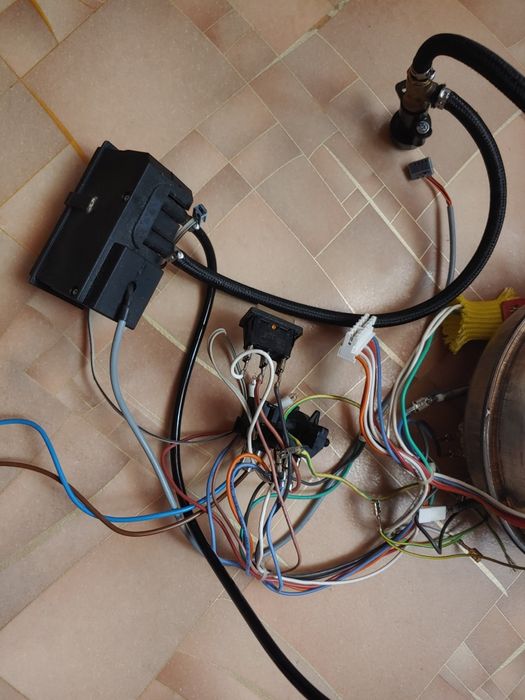 Продам паровой котел для моющего пылесоса со всем обвесом,рабочий