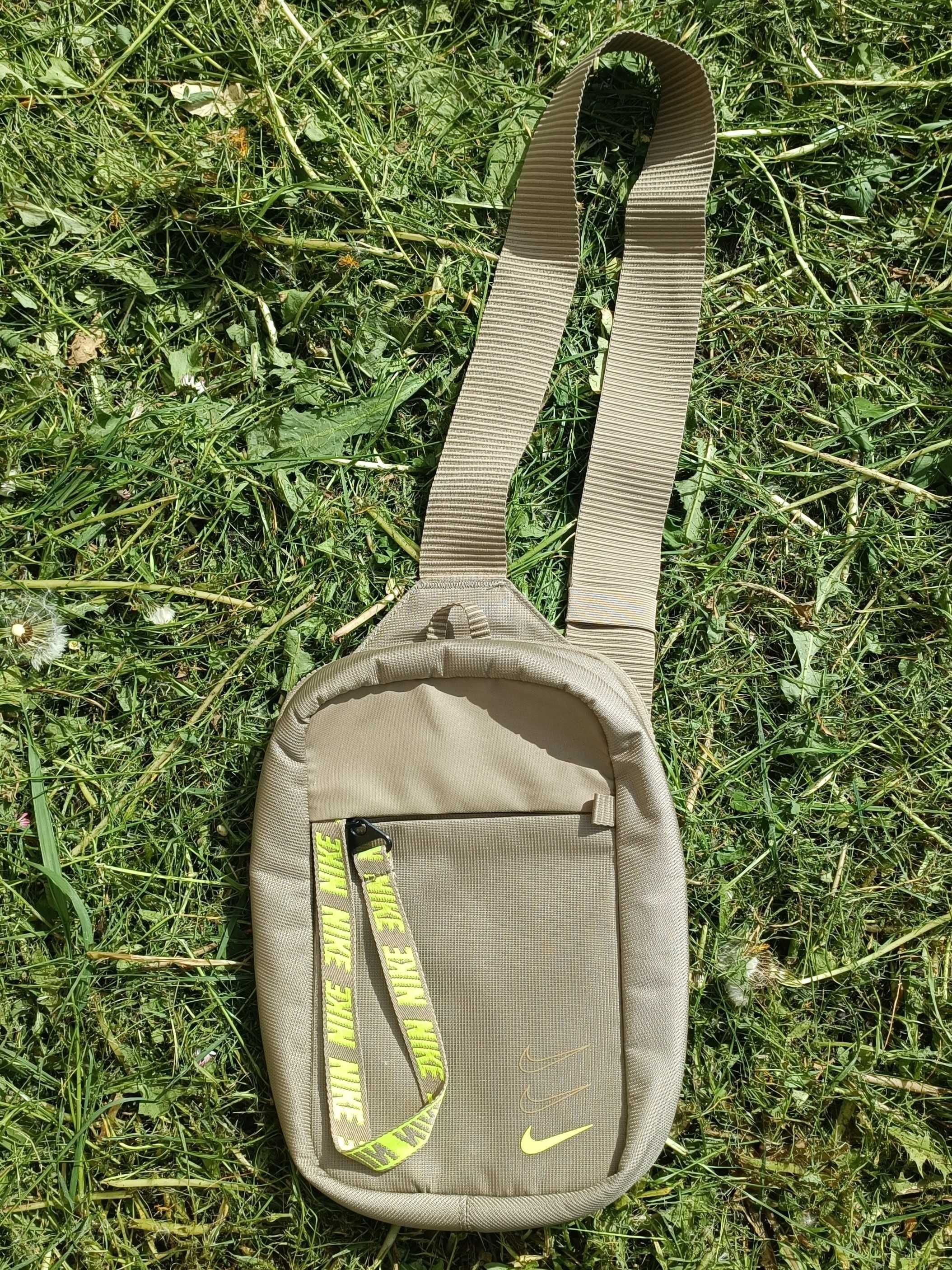 Сумка месенджер Nike Advance Essentials Messenger Bag