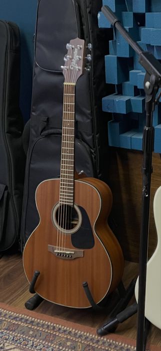 Vendo violão takamine, como novo!