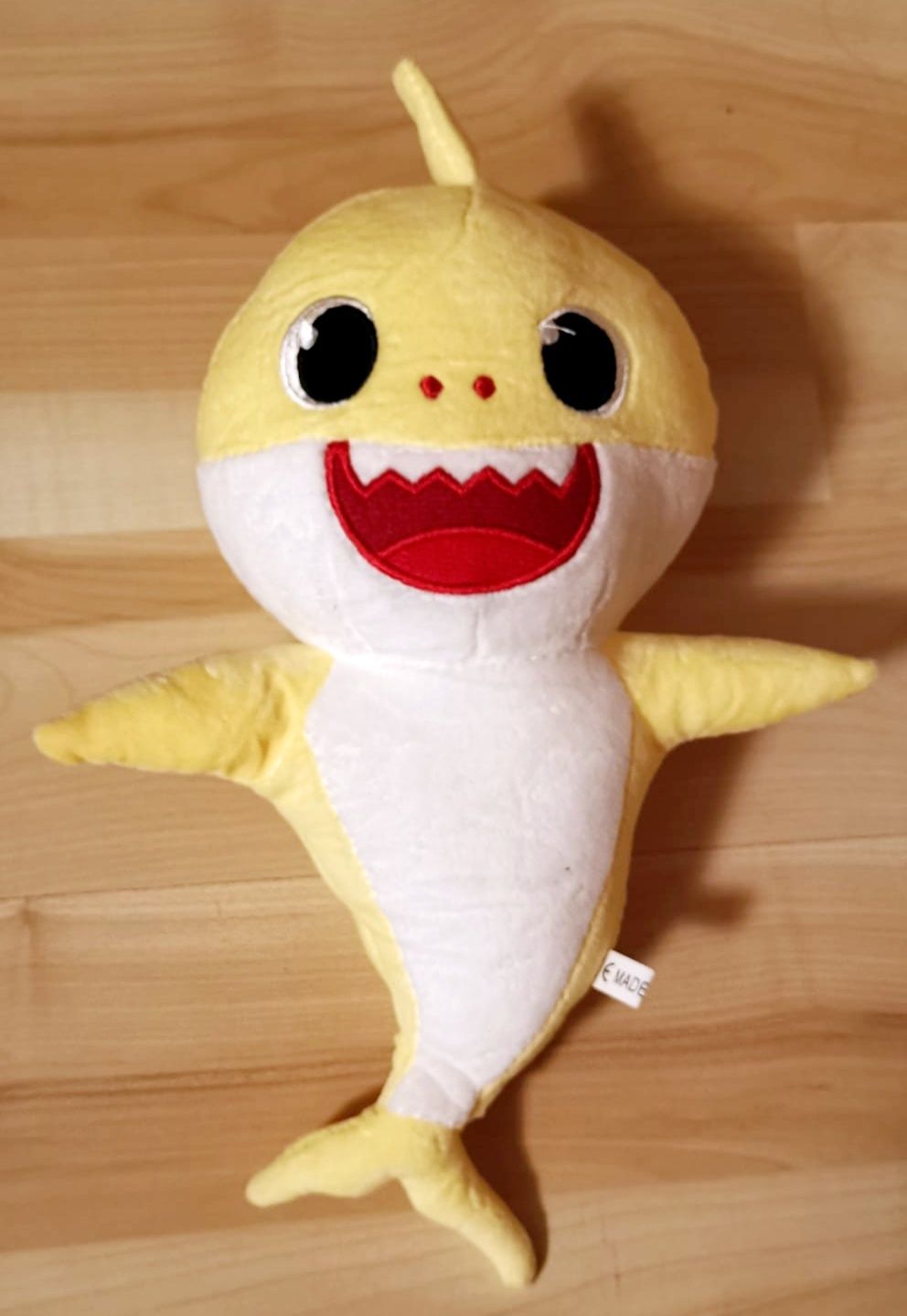 Nowa maskotka grająca i świecąca Baby Shark, 30cm